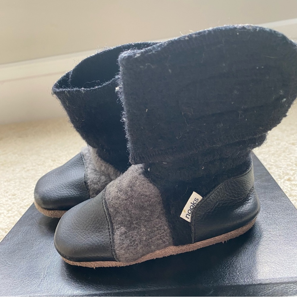 Nooks Baby Booties